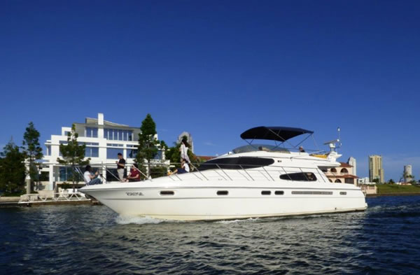 yacht cruises gold coast